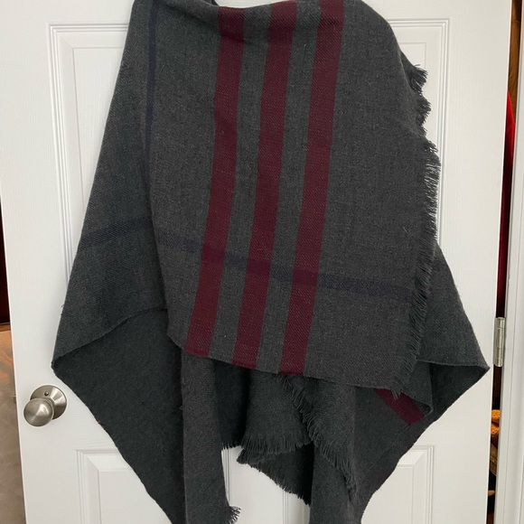 Banana republic poncho gray - Picture 4 of 4